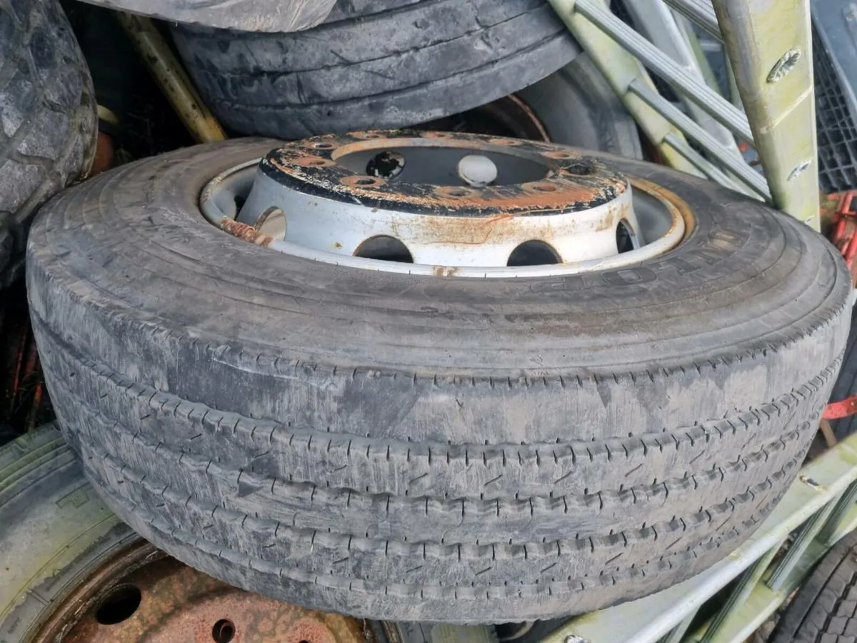 Wheels 275 -70 -22.5 - Image 1