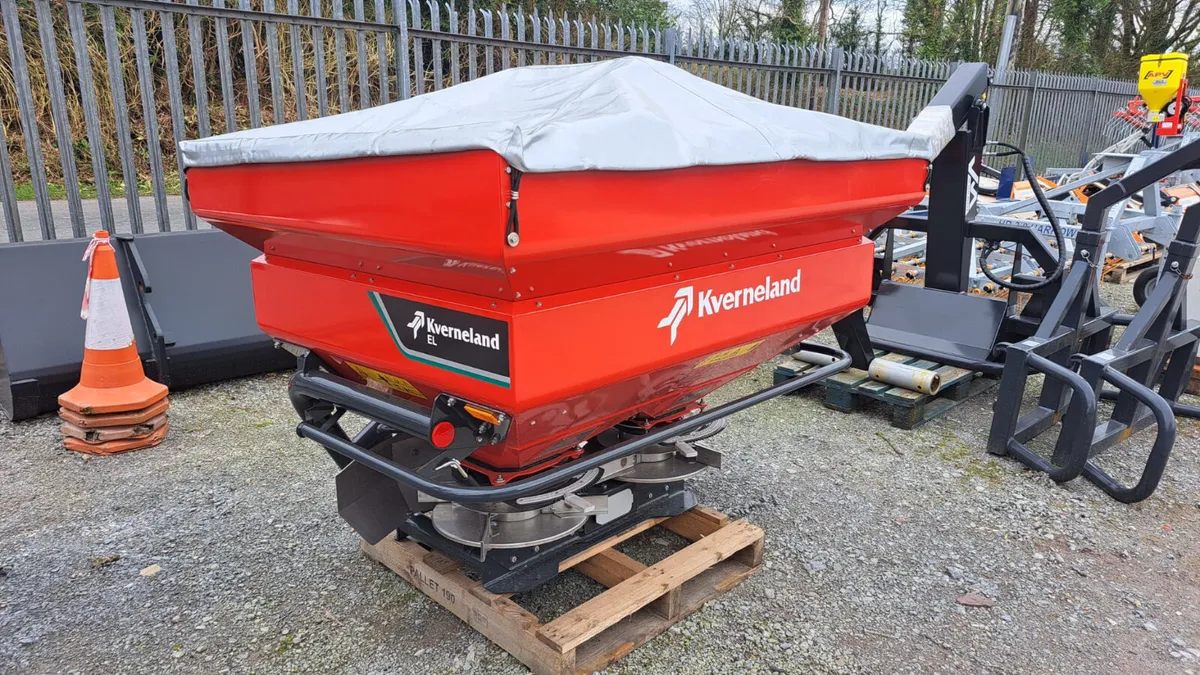 Kverneland Fertilizer Spreaders IN STOCK - Image 3