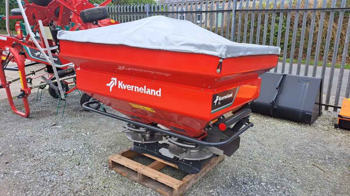 Kverneland Fertilizer Spreaders IN STOCK - Image 1