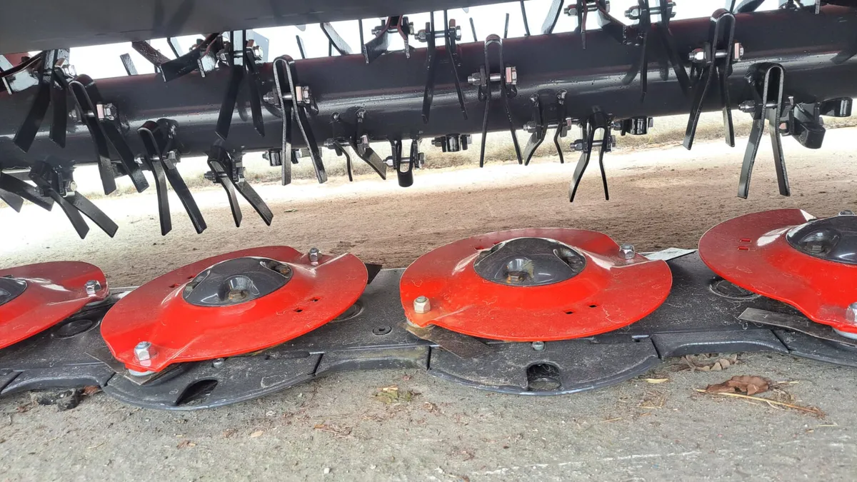 Kverneland 3232MT Conditioner Mower - Image 4