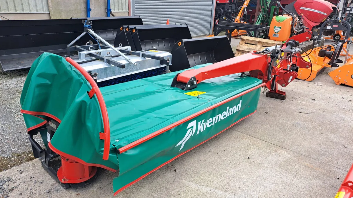 Kverneland 2828 Centre Pivot Mower - Image 2