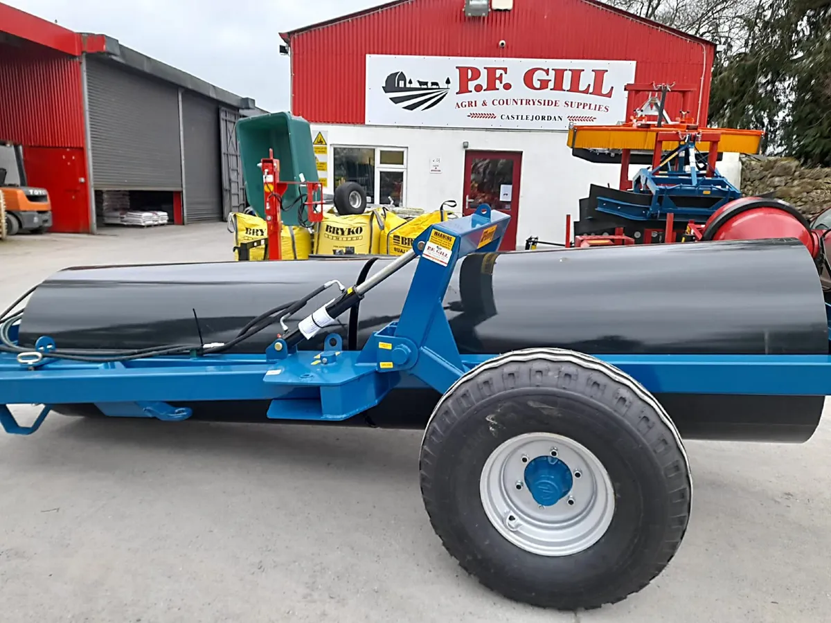 NEW FLEMING 12FT  END TOW LANDROLLER - Image 1