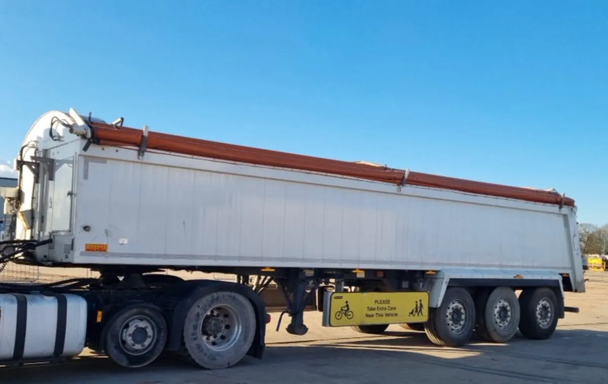 🔥 2017 Wilcox Tri-Axle Walking Floor Trailer - Image 1