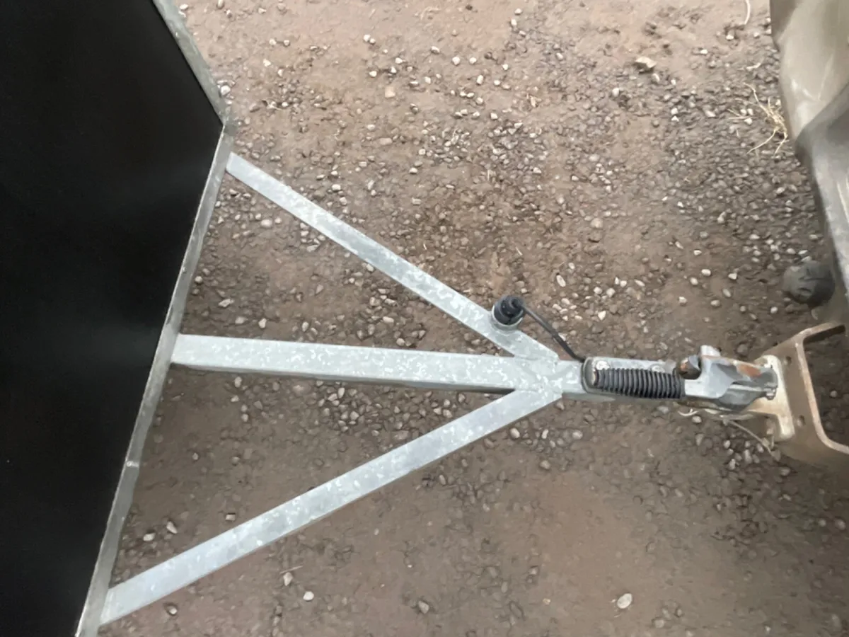 Dog box trailer - Image 2