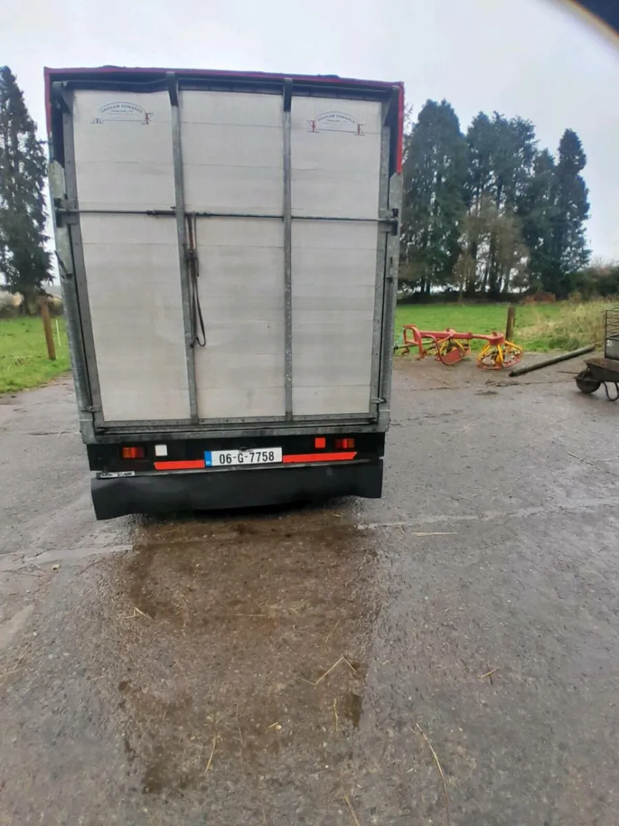 For sale  Isuzu npr  cattle  truck - Image 2