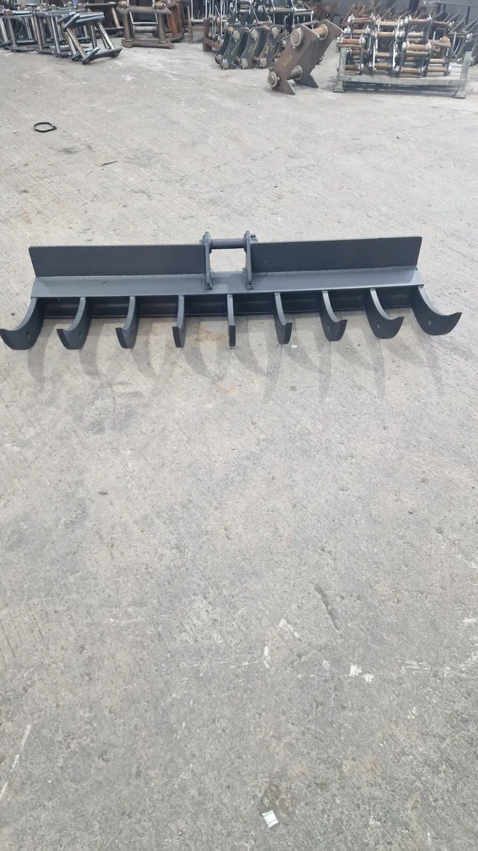 6ft root rake to suit 5-8t machine - Image 1