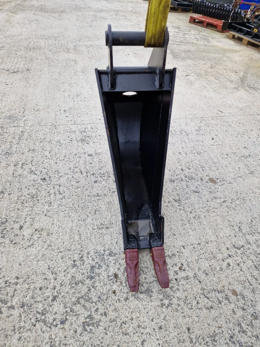 13 ton wide tile drain  bucket - Image 1