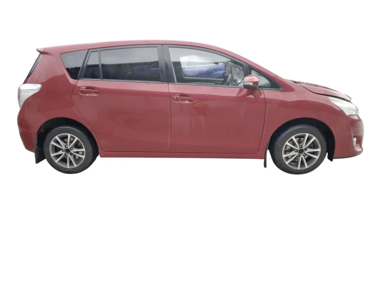 2014 TOYOTA VERSO Breaking/Dismantling - Image 2