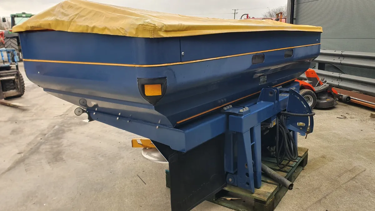 Bogballe M2W Plus Fertilizer Spreader - Image 2