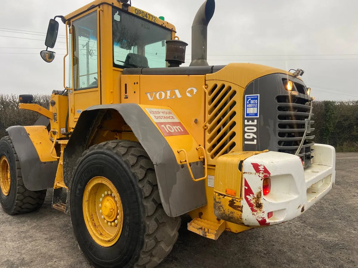 Volvo L90E Loader - Image 3