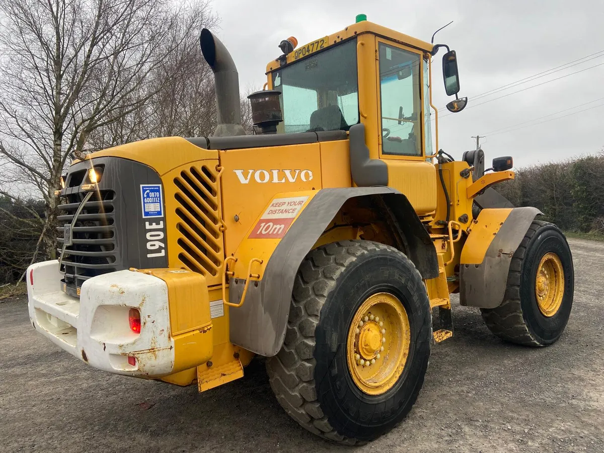 Volvo L90E Loader - Image 1