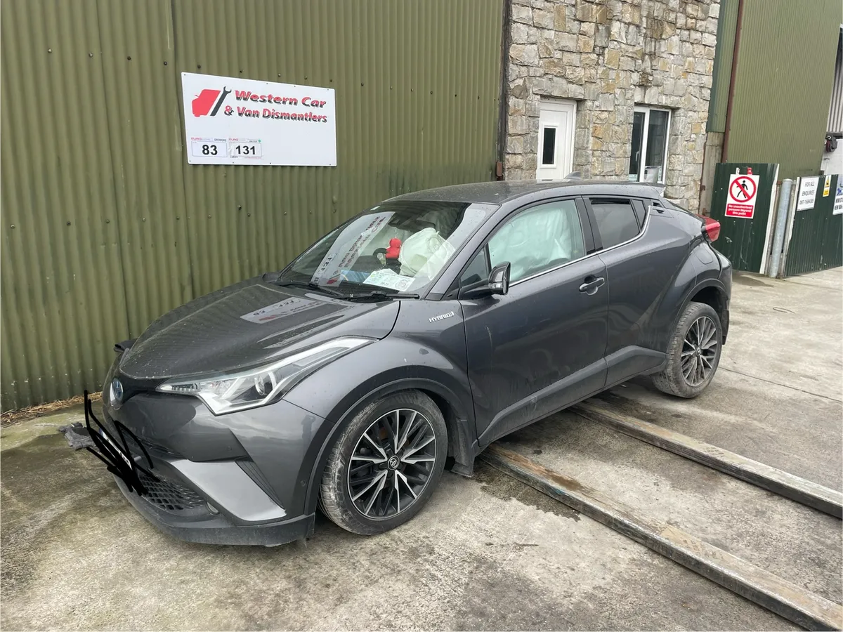 181 Toyota c-hr hybrid for dismantling