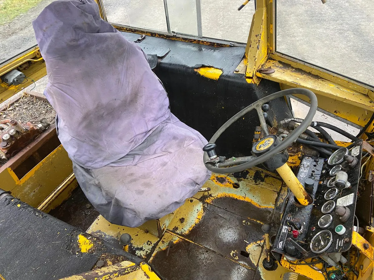 MF 50B Loader - Image 2