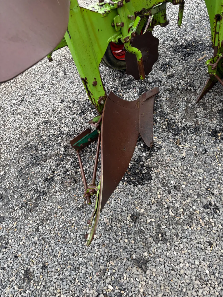 Dowdswell reversible plough - Image 4