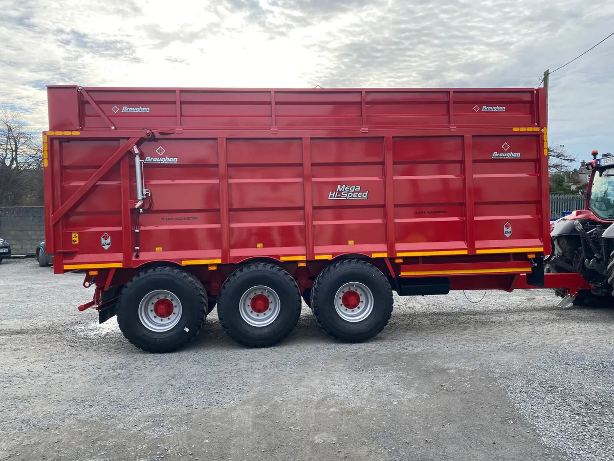 Broughan 24ft Tri Axle Grain & Silage Trailer - Image 3