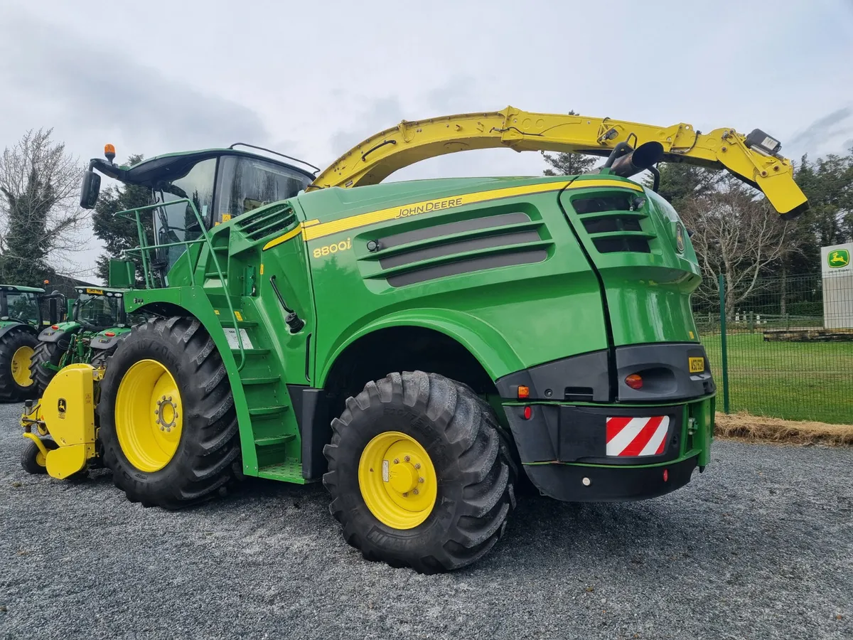 John Deere 8800i (2017) - Image 2
