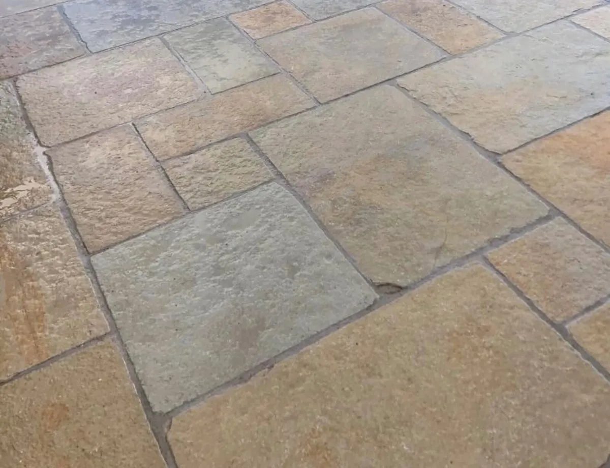 Yellow Limestone Natural Stone Paving Cork - Image 1