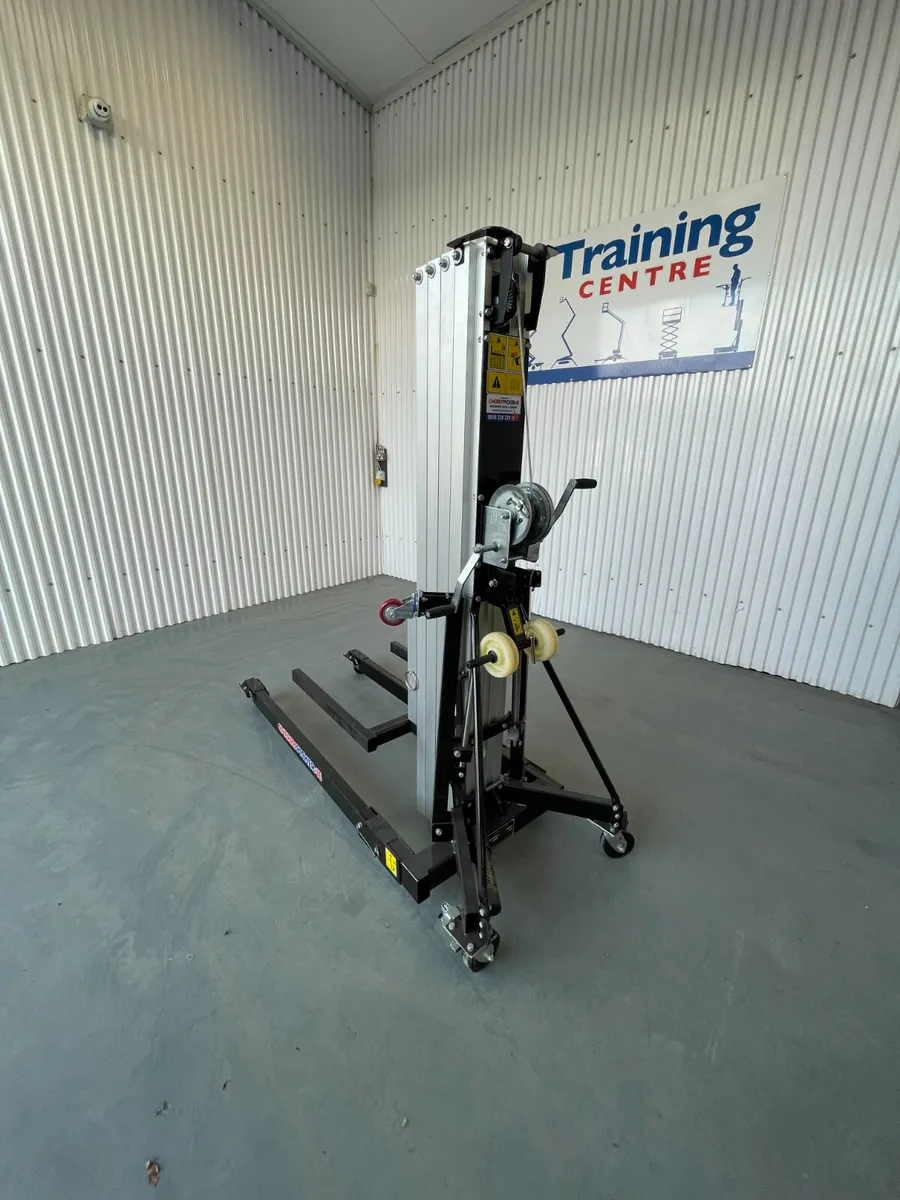 CP SLA 20 Material Lift - Image 1