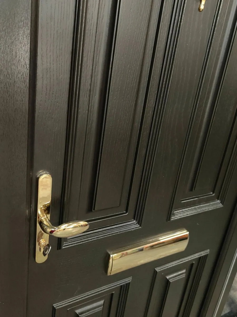 Palladio Door with Side Lights 1805 x 2050mm - Image 3