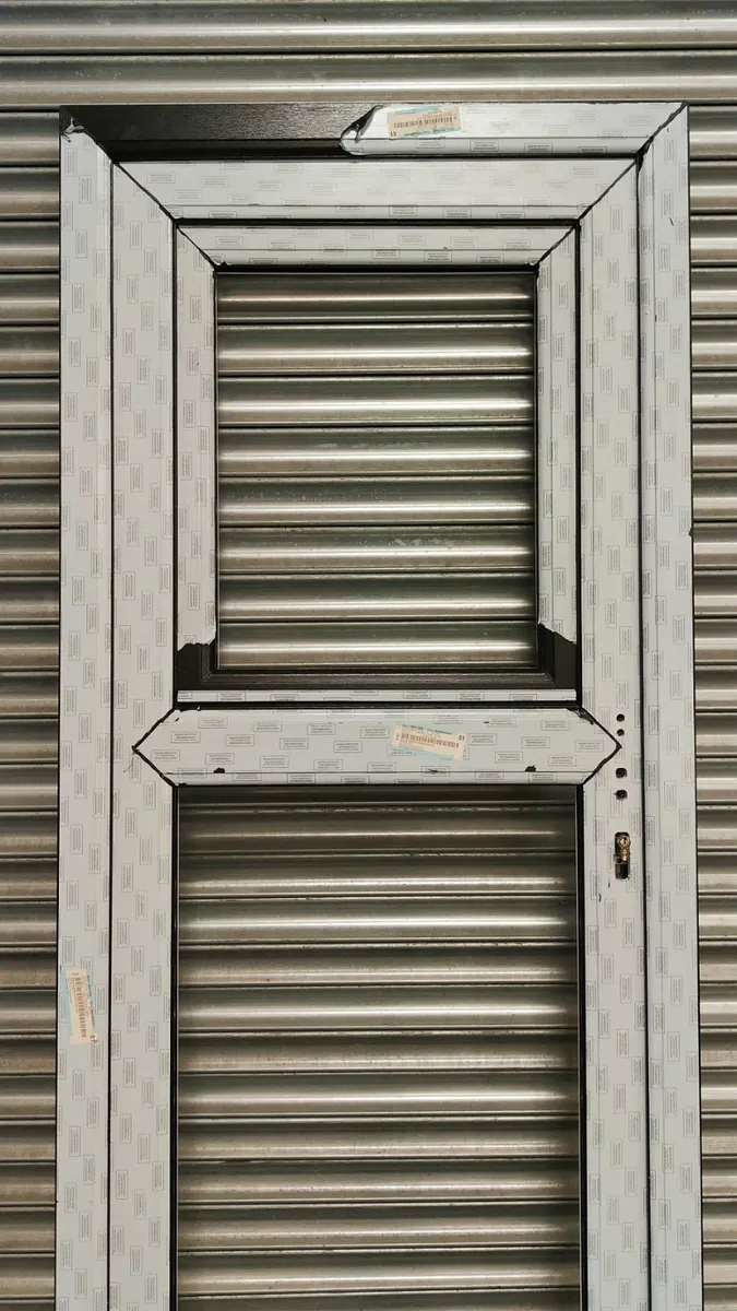 Palladio Door with Top Opening 860 x 2005mm - Image 3