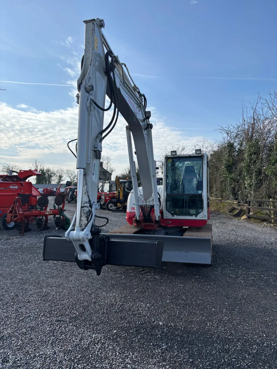 Takeuchi 8 ton digger - Image 1