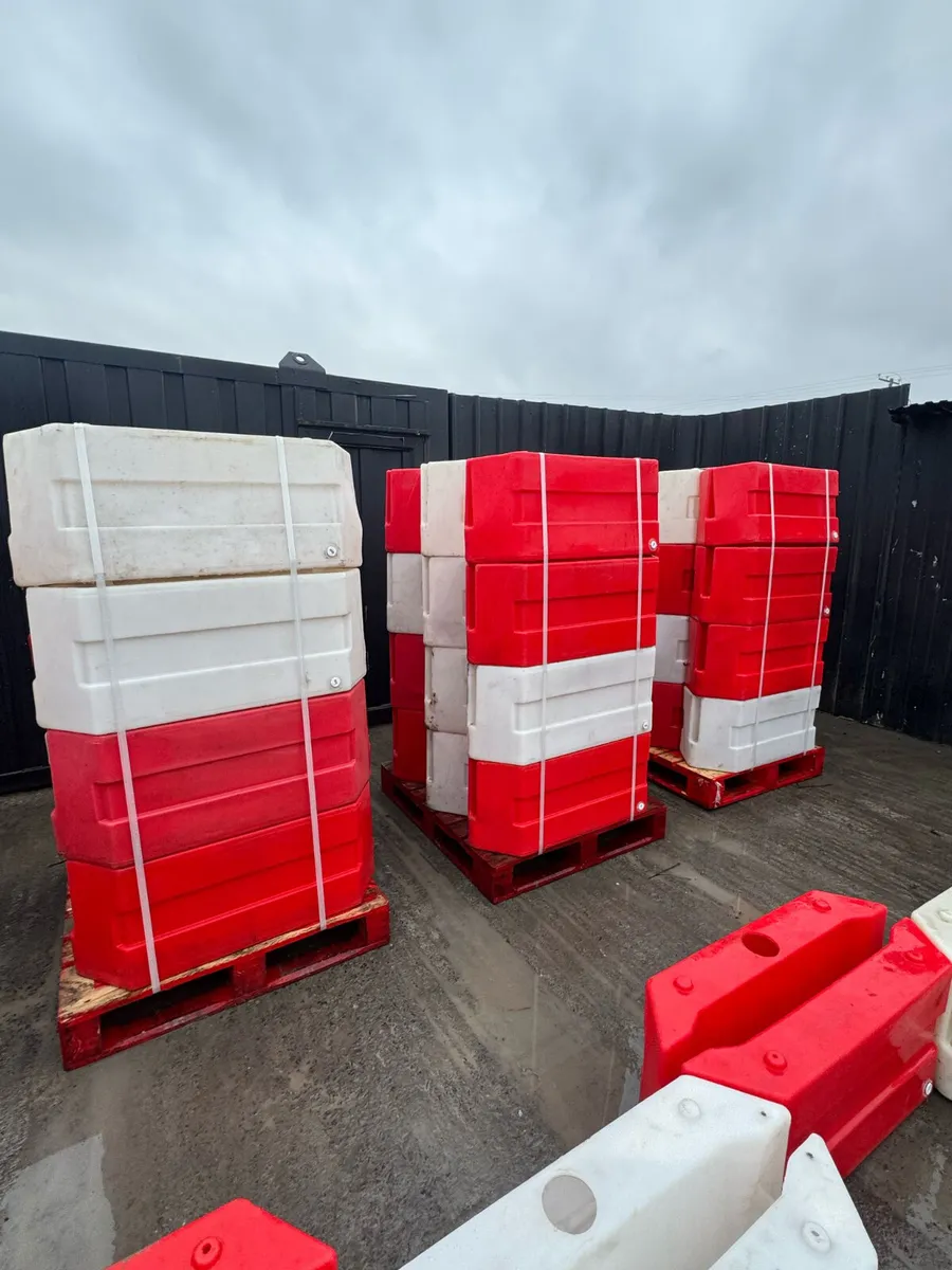 Selection Water Filled Plastic Barriers - Image 4
