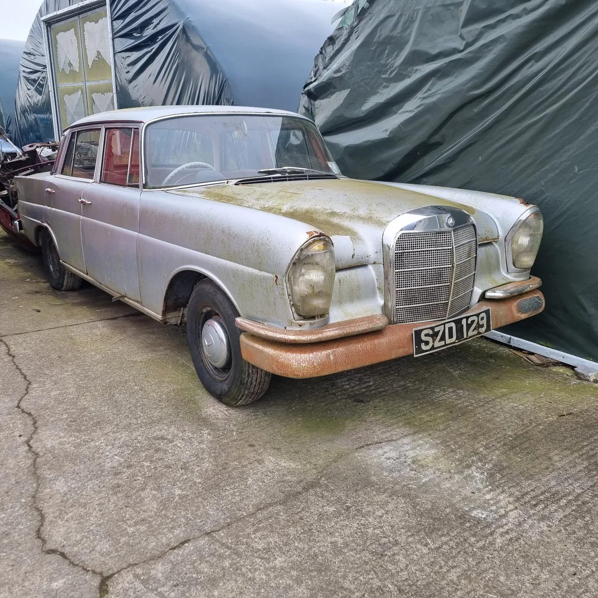 W111 220s PARTS ONLY - Image 1