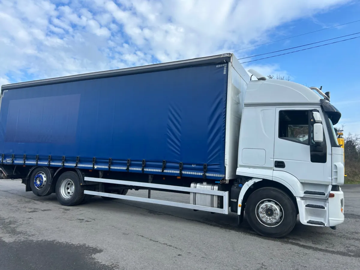 2012 iveco stralis 310 6x2 Curtainsider tail lift - Image 4