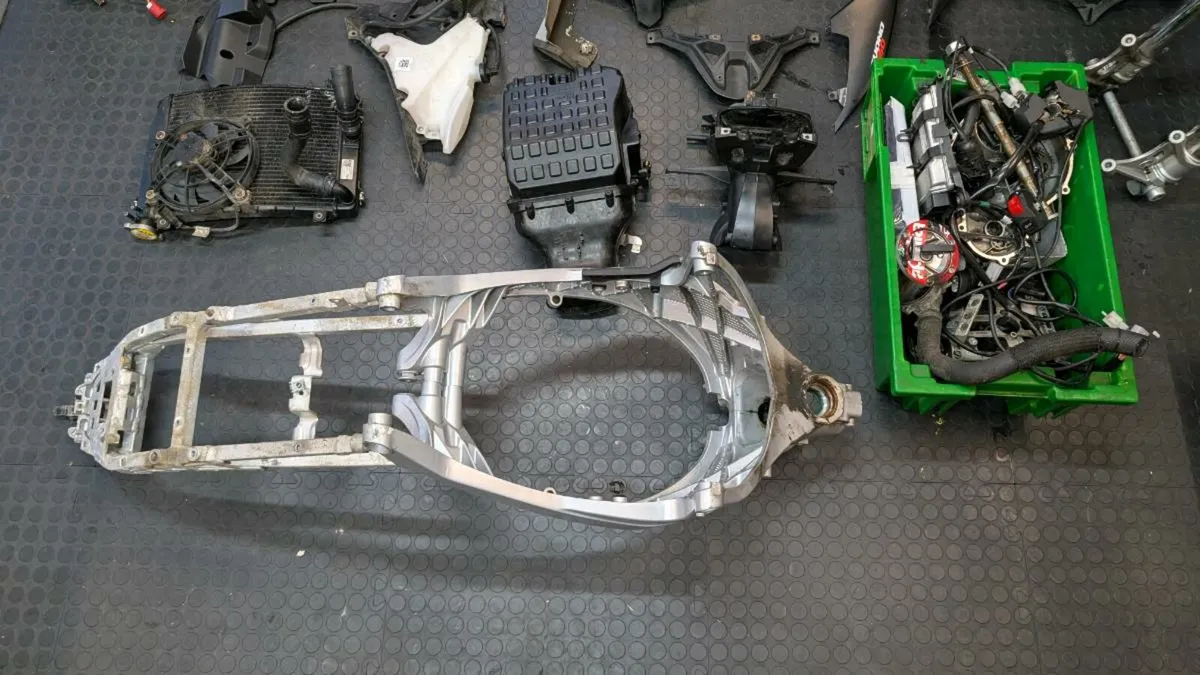 Aprilia Tuono 660 - Image 4