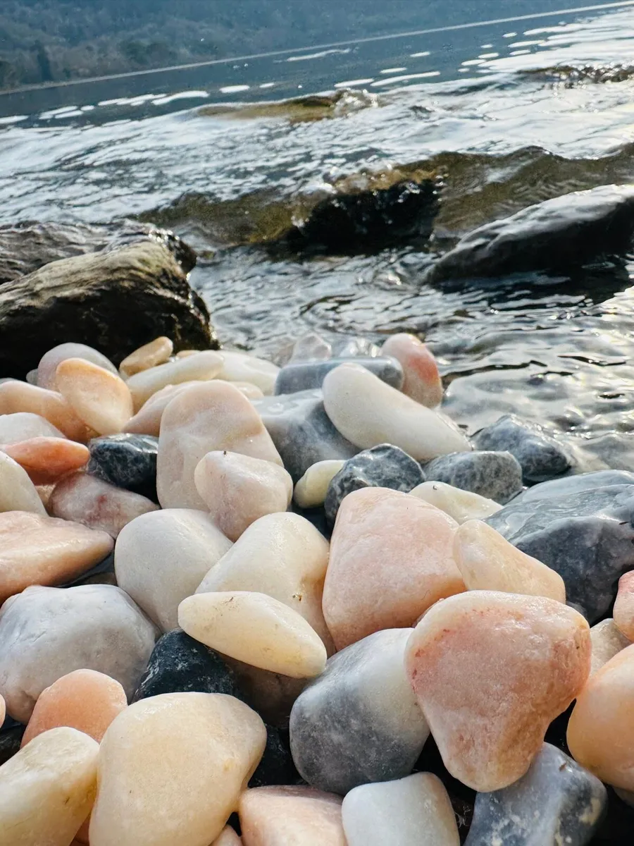 Stone decorative polished pebbles, Grave stone - Image 4