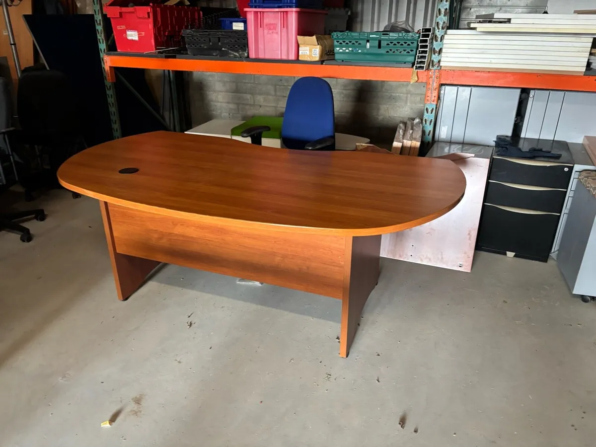 Managers desk super sale - Image 1