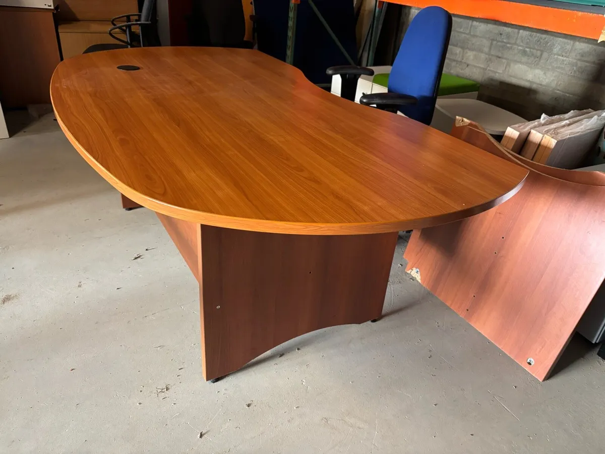 Managers desk super sale - Image 4