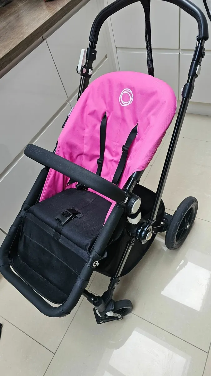 Bugaboo Camelon black limited frame - Image 2