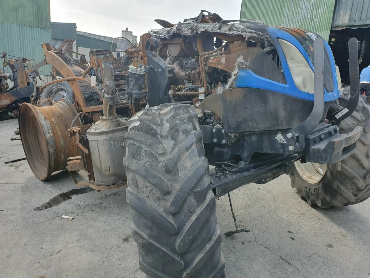 2018 New Holland T6.145 Dynamic Command - Image 2