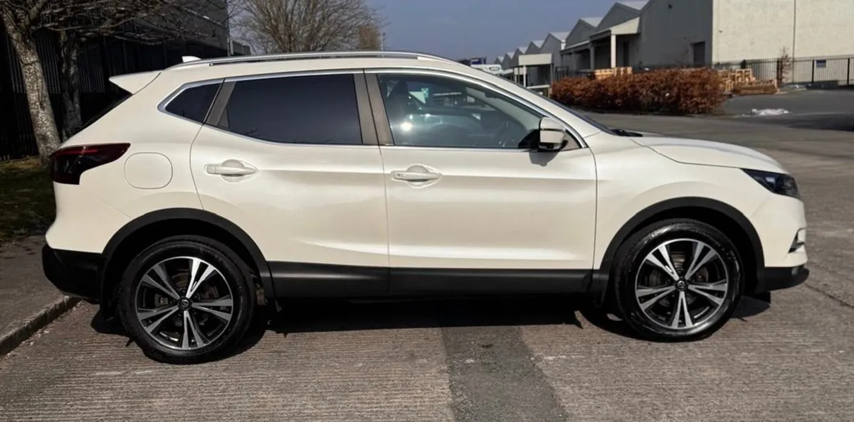 2021 Nissan Qashqai SV Premium Van - Image 3