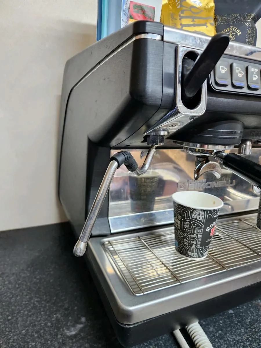 NOUVA Simonelli Appia life coffee machine - Image 4