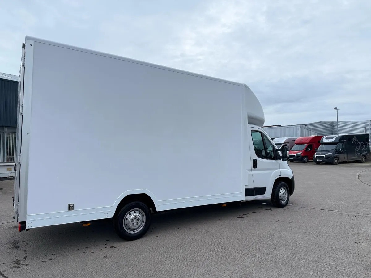 Low Loader Luton Van 3.5Ton - Image 2