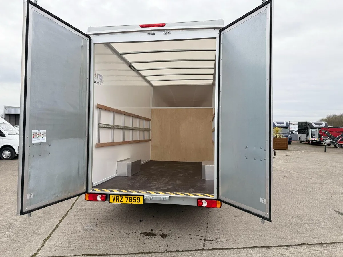 Low Loader Luton Van 3.5Ton - Image 3