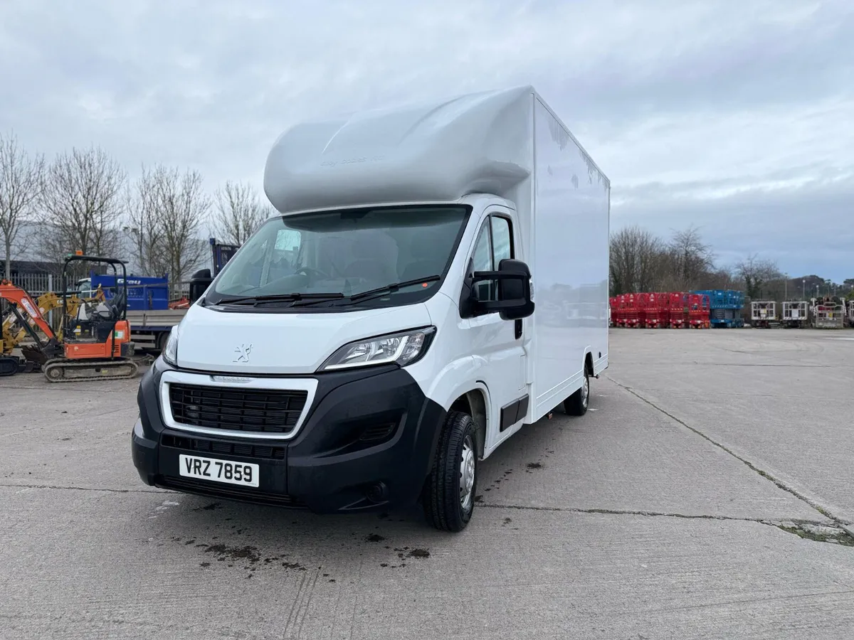 Low Loader Luton Van 3.5Ton - Image 4