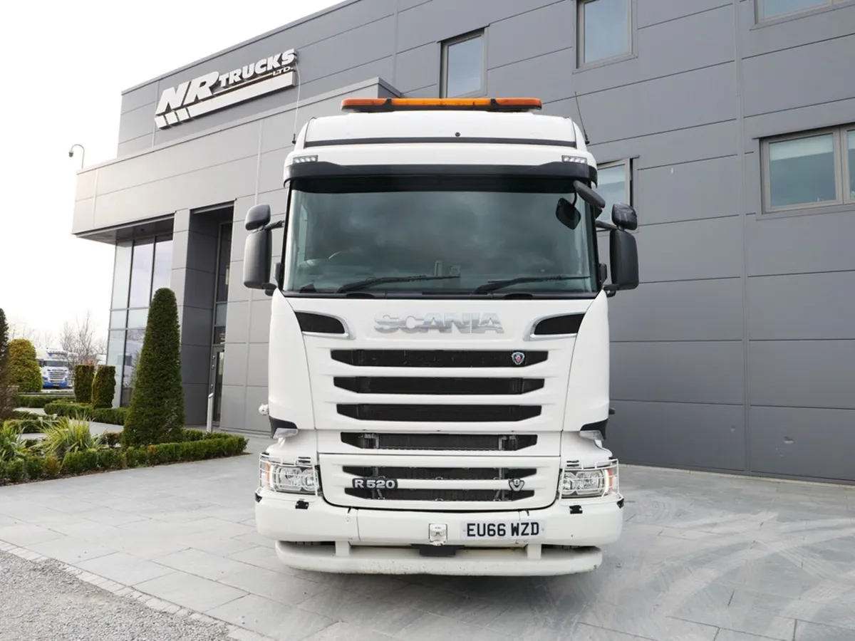 Scania R520 Highline 6x2  Tag Axle - Image 3