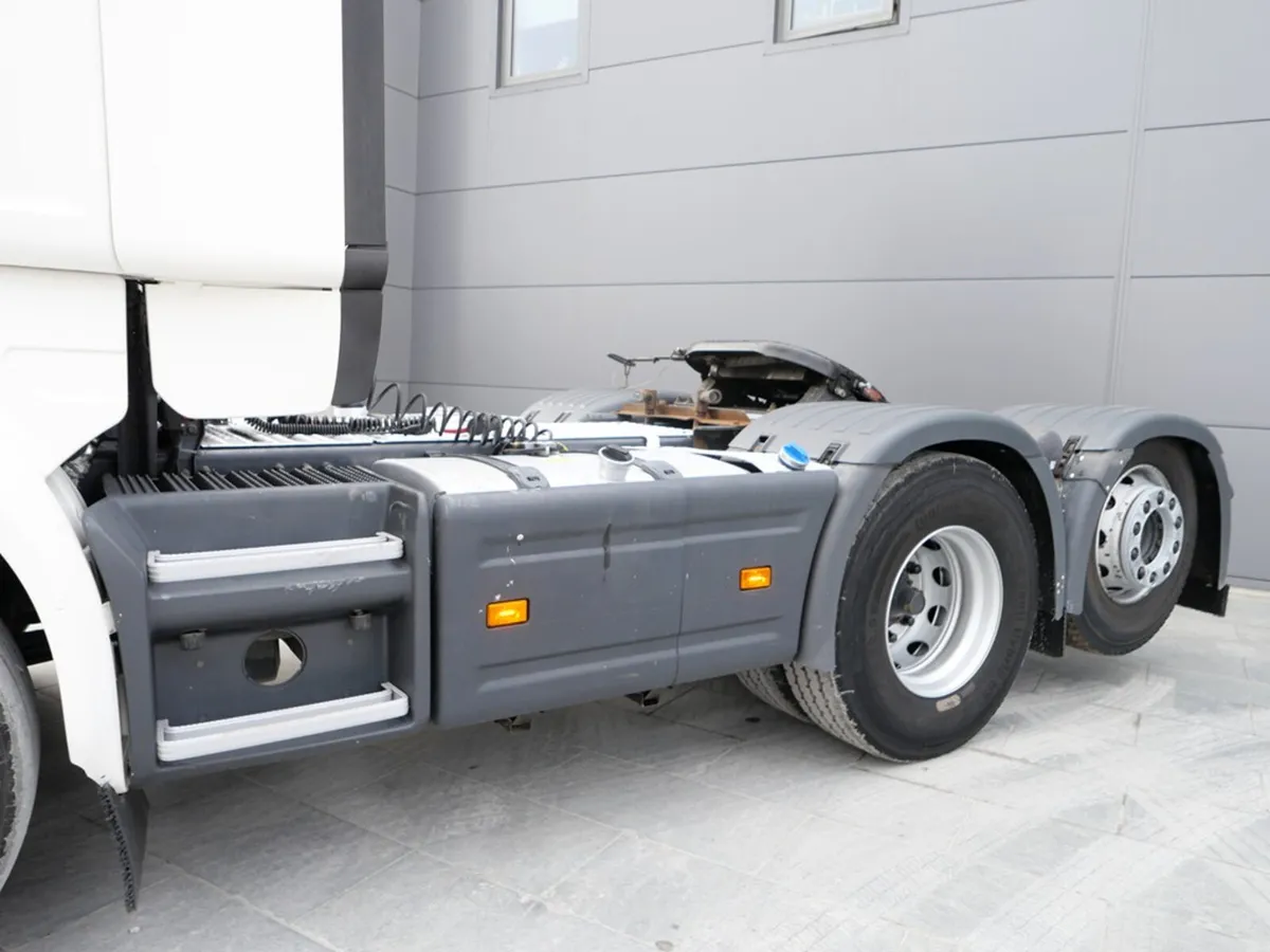 Scania R520 Highline 6x2  Tag Axle - Image 4