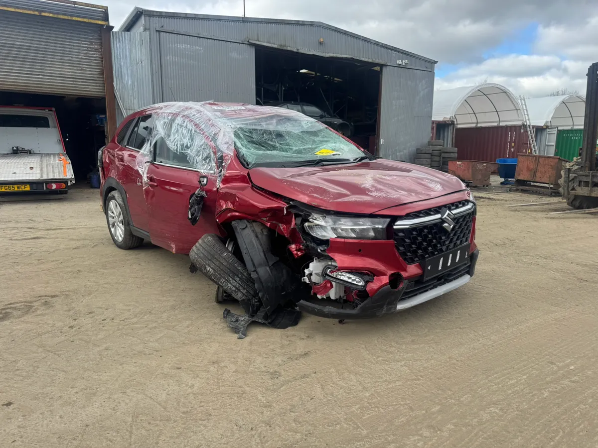 Breaking 2024 Suzuki sx-4 s cross hybrid - Image 3