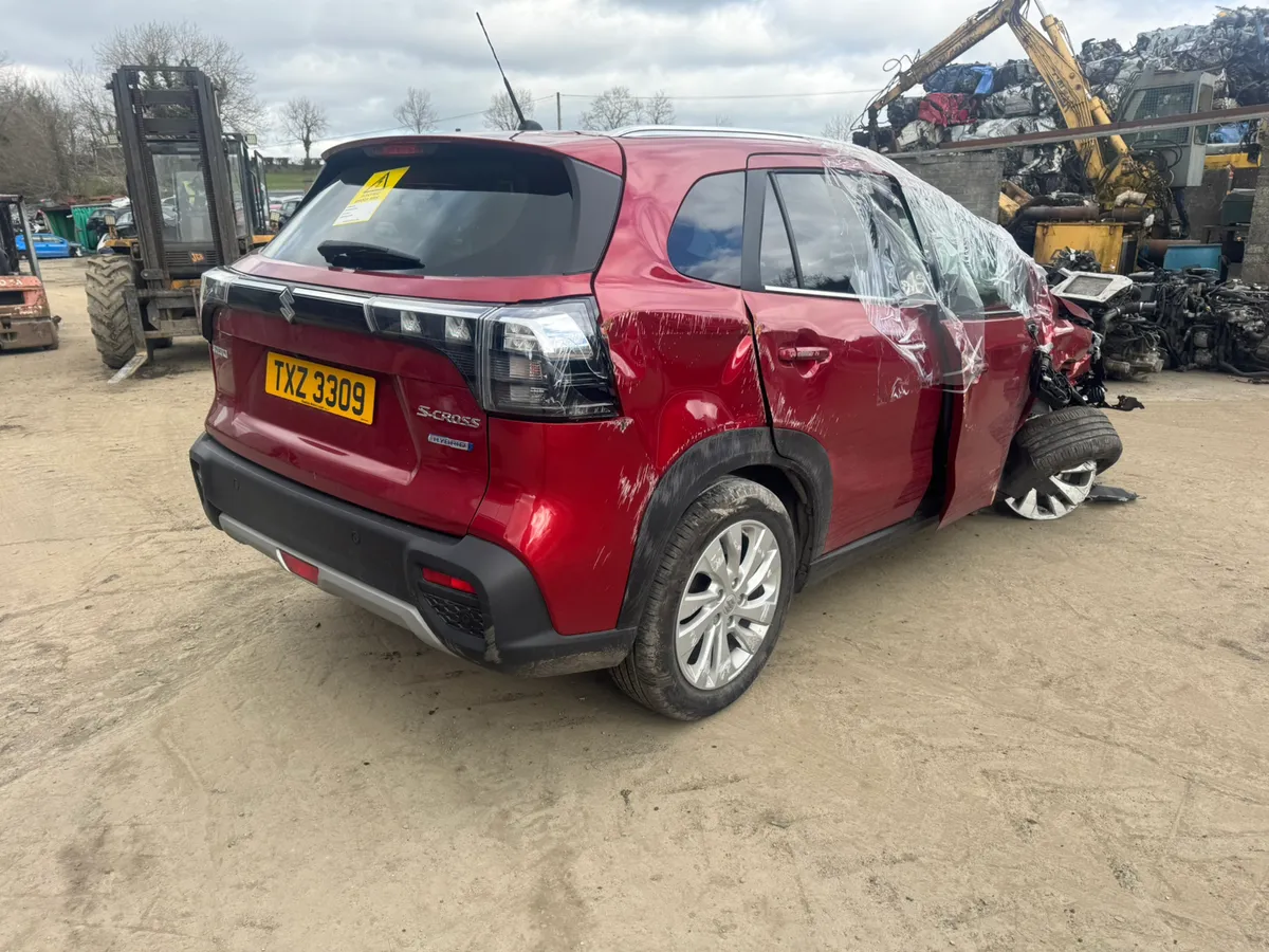Breaking 2024 Suzuki sx-4 s cross hybrid - Image 4
