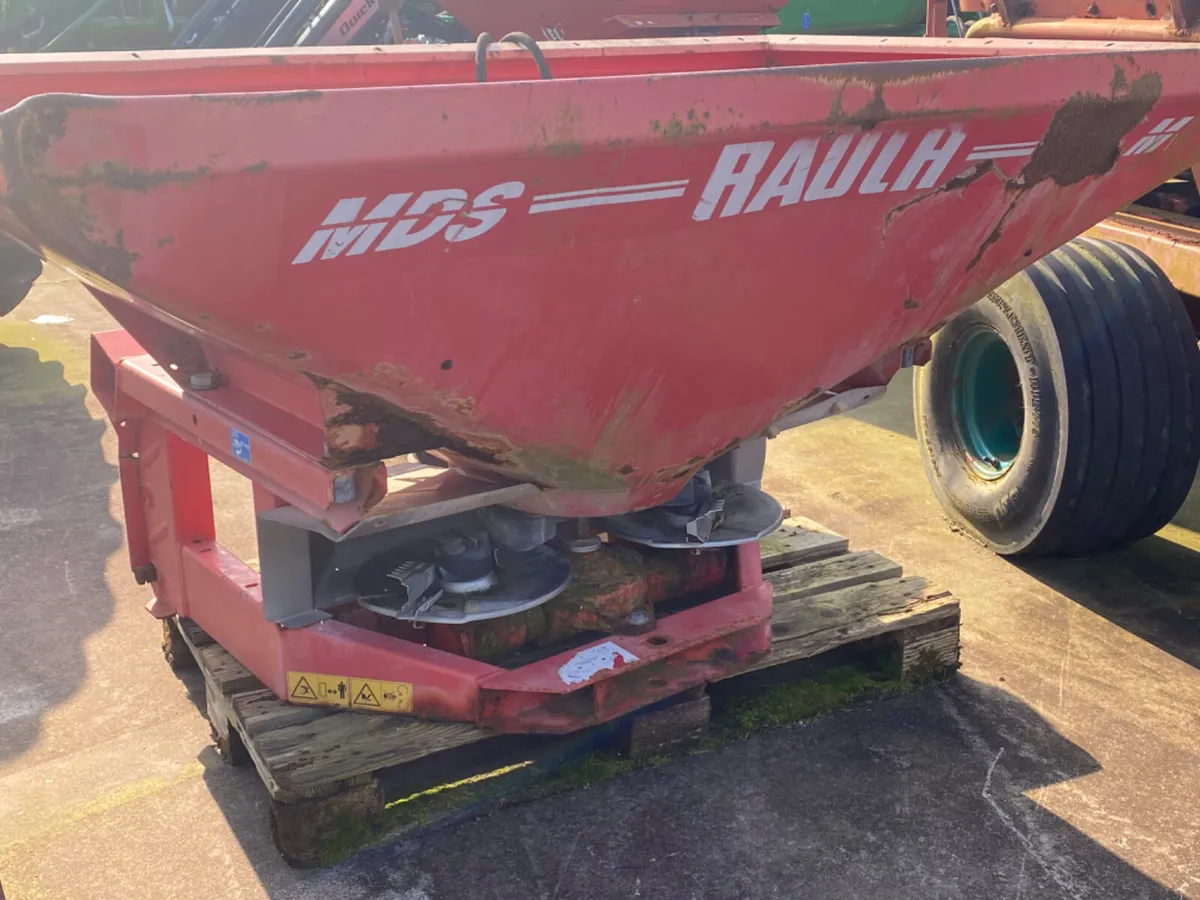 Used Rauch spreaders in stock - Image 3