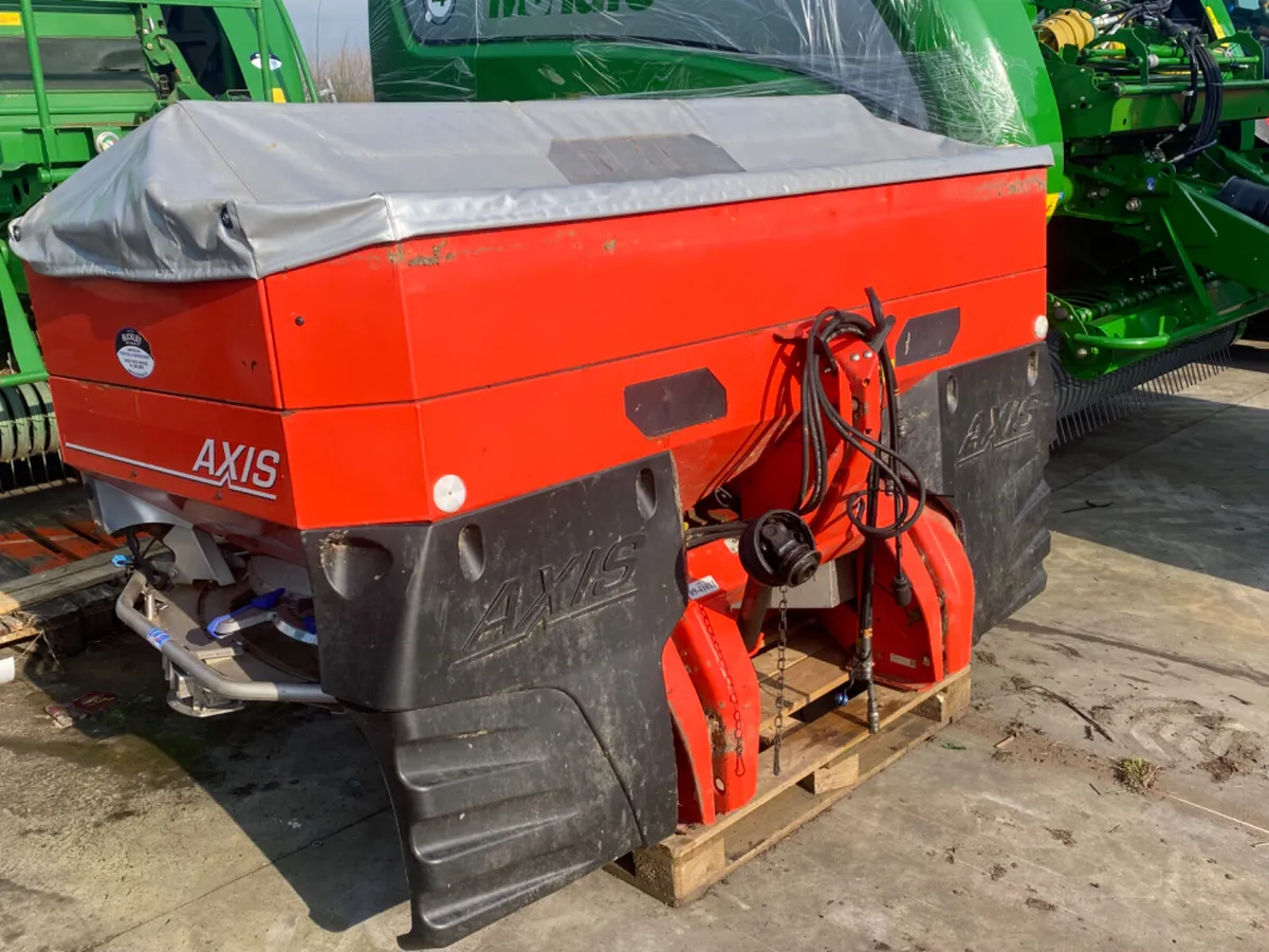 Used Rauch spreaders in stock - Image 4