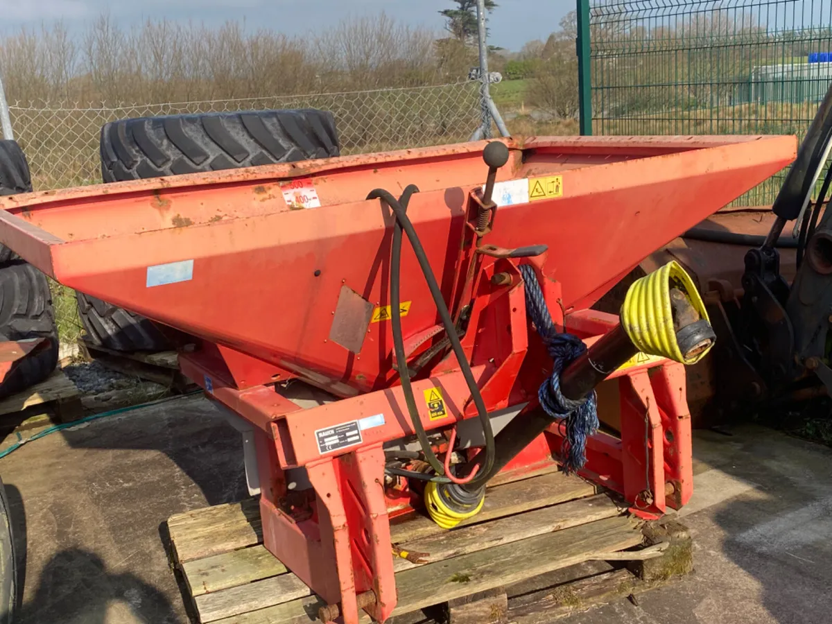Used Rauch spreaders in stock - Image 2