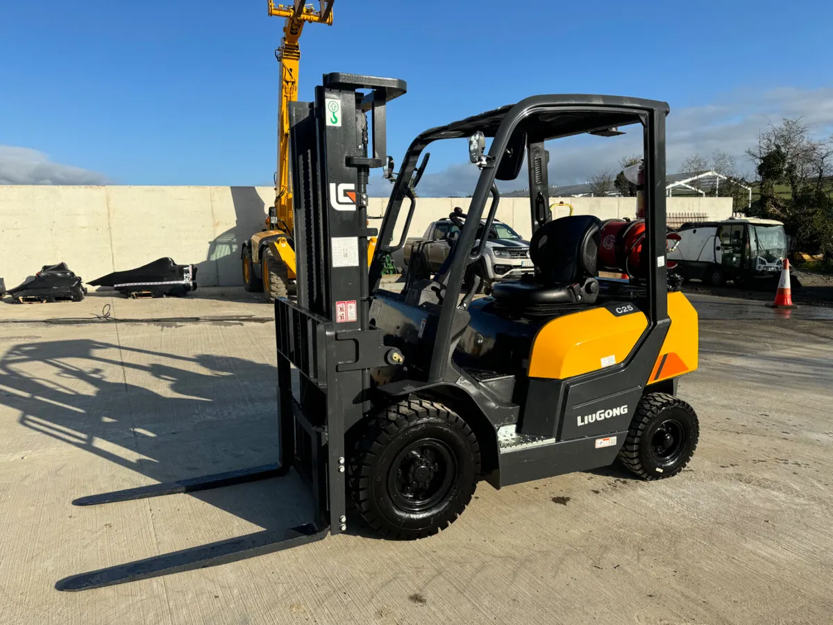 LIUGONG FORKLIFTS - Image 4