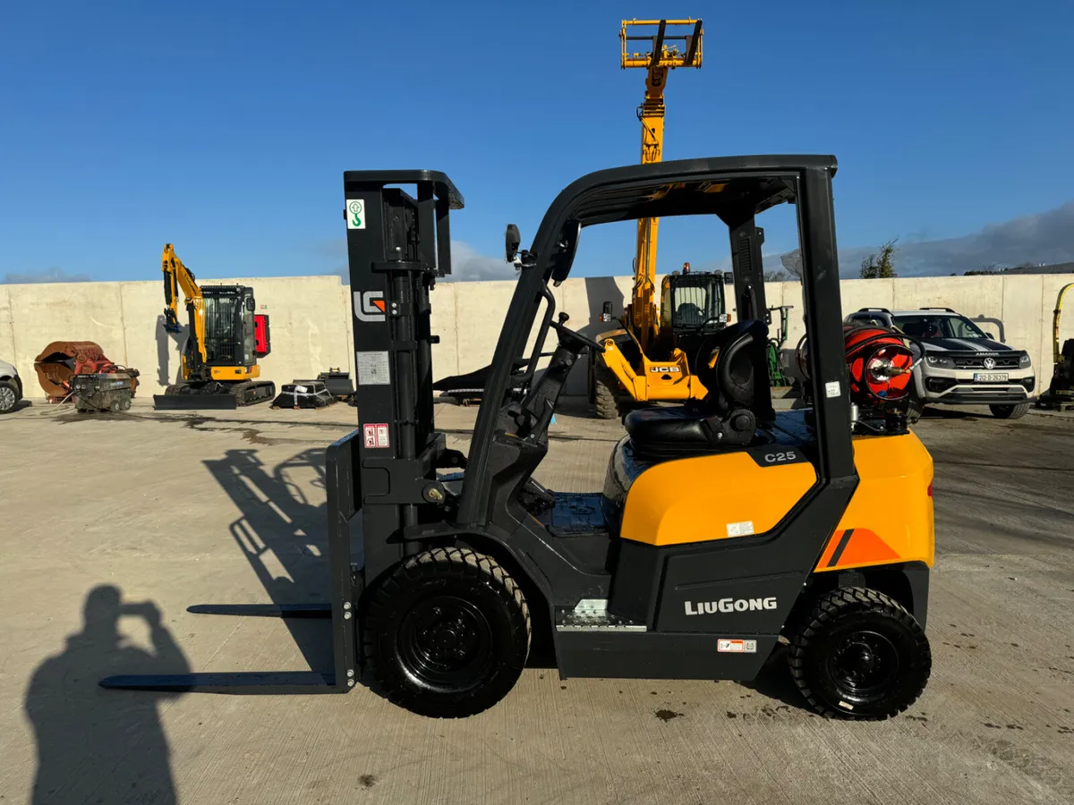 LIUGONG FORKLIFTS - Image 1