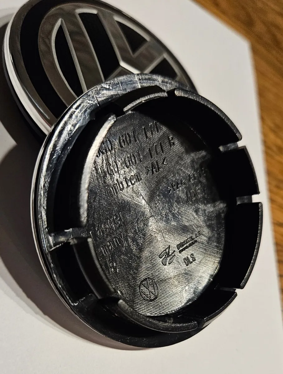 Volkswagen 65mm Centre caps 5G0601171B, Golf - Image 4