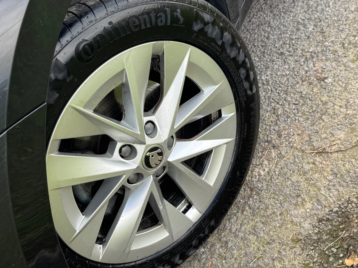 17” Skoda alloys & tyres 5x112